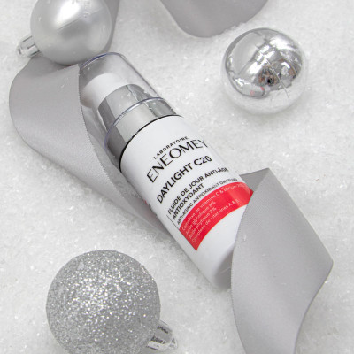 OUR ESSENTIAL ANTI-AGING SET
